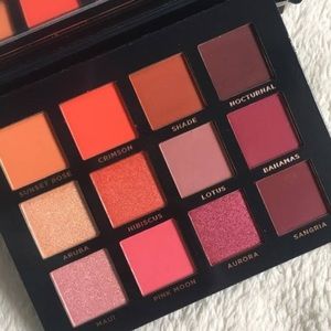 Ace Beaute Scarlet Dusk Eyeshadow Palette